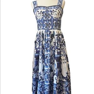 Looks just like that Dolce and Gabbana Majolica dress everyone wants